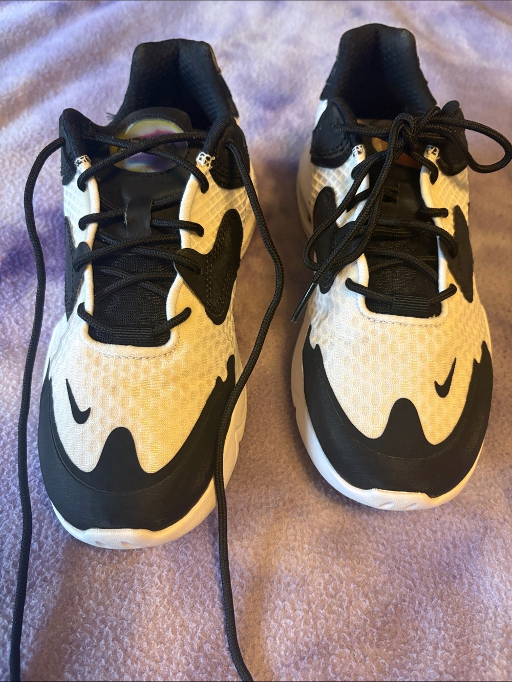 Nike Air Max 2 X woman’s size 7 Black and White Lace-Up Sneakers
